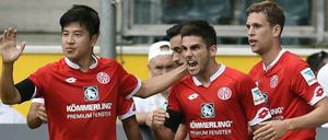 Da kann man schon mal feiern. Mainz gewinnt 2:1 in Mönchengladbach.