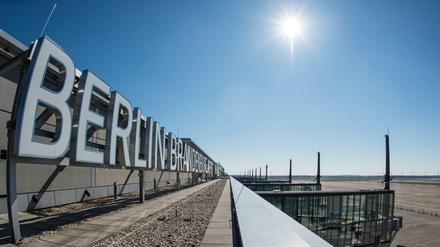 Irgendwann muss ja mal die Sonne über dem BER-Projekt aufgehen...