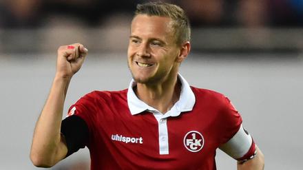 Chris Löwe bejubelt sein Tor zum 1:0 für den FCK.