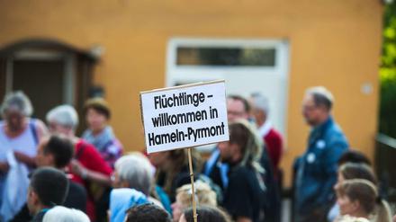 Nach dem rassistischen Brandanschlag auf die Flüchtlingsunterkunft demonstrierten die Anwohner am Samstag in Salzhemmendorf