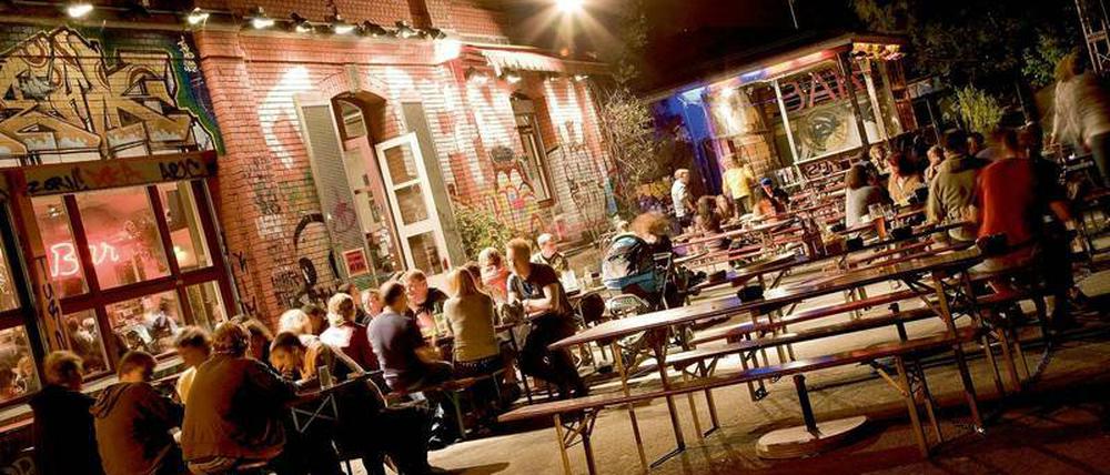 Die Rote Fabrik, ein angenehmer Mikrokosmos des Zürcher Kulturzirkus mit Restaurant und Kneipe. 