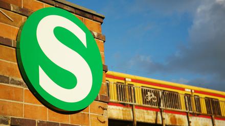 Der S-Bahn-Ring ist im Westen gesperrt, auf zahlreichen anderen Strecken muss man ebenfalls auf den Schienenersatzverkehr umsteigen.