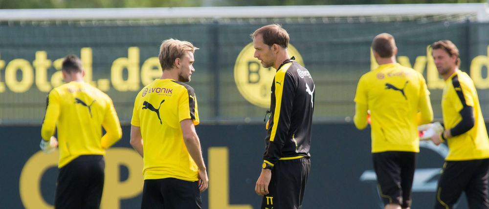 Thomas Tuchel (re.) ist optimistisch vor dem Spiel gegen Odds BK.