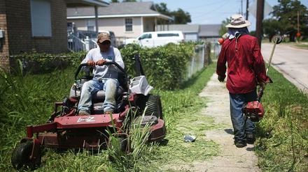 Der Stadtteil Lower Ninth Ward ist vom Hurrikan Katrina vor zehn Jahren am schlimmsten getroffen worden. Hier sind viele Häuser nicht wieder aufgebaut worden. Denn im Wiederaufbauprogramm unterstützte die Regierung die Hausbesitzer in der Höhe des Wertes ihrer Häuser, nicht bezogen auf die Kosten für die Reparaturen.