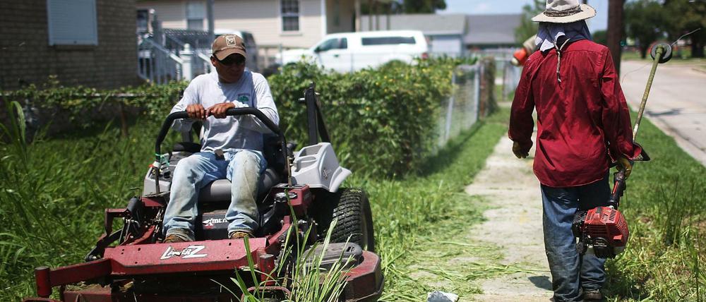Der Stadtteil Lower Ninth Ward ist vom Hurrikan Katrina vor zehn Jahren am schlimmsten getroffen worden. Hier sind viele Häuser nicht wieder aufgebaut worden. Denn im Wiederaufbauprogramm unterstützte die Regierung die Hausbesitzer in der Höhe des Wertes ihrer Häuser, nicht bezogen auf die Kosten für die Reparaturen. 