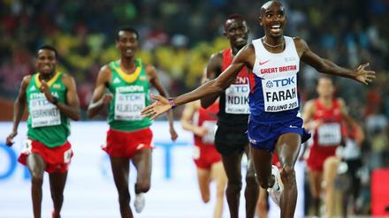 Überragend: Mo Farah im Zieleinlauf des 5000-Meter-Rennens bei der Leichtathletik-WM in Peking.