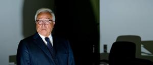 Die Staatsanwaltschaft wirft dem Ex-Chef der Deutschen Bank, Rolf Breuer, sowie zwei weiteren Ex-Bankern vor, vor vier Jahren Richter getäuscht zu haben, um Schadenersatzzahlungen der Deutschen Bank an den Medienunternehmer Leo Kirch abzuwehren.