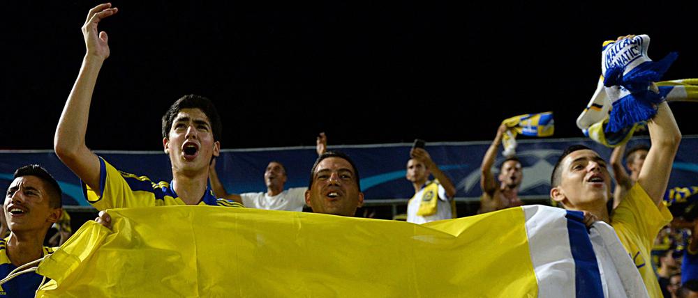 Fußballbegeistert auch an Samstagen: Fans von Makkabi Tel Aviv.