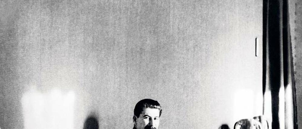 Stalin im Kreml (n. d.).