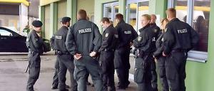 Polizisten sind eigentlich nicht Teil eines Kreisliga-Fußballspiels. Manchmal müssen sie aber doch kommen. 