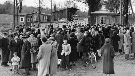 Berlin-Spandau, Heerstraße, 1951. Die Grenze von Staaken wurde einfach verrückt, ein Teil der Sowjetzone zugeschlagen.