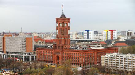 Das Rote Rathaus in Berlin Mitte. 
