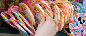 Kinder lieben Süßes - und die Süßwarenindustrie liebt die Kinder.