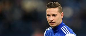 Doppel-D. An Weltmeister Julian Draxler bestätigten die Wolfsburger ihr Interesse, Bayerns Dante wurde bereits verpflichtet.