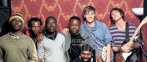 Gemeinsame Töne. Deutsch lernen, kochen – und Musik machen: In der Refugee-Band haben sich Flüchtlinge aus diversen Ländern zusammengefunden. 