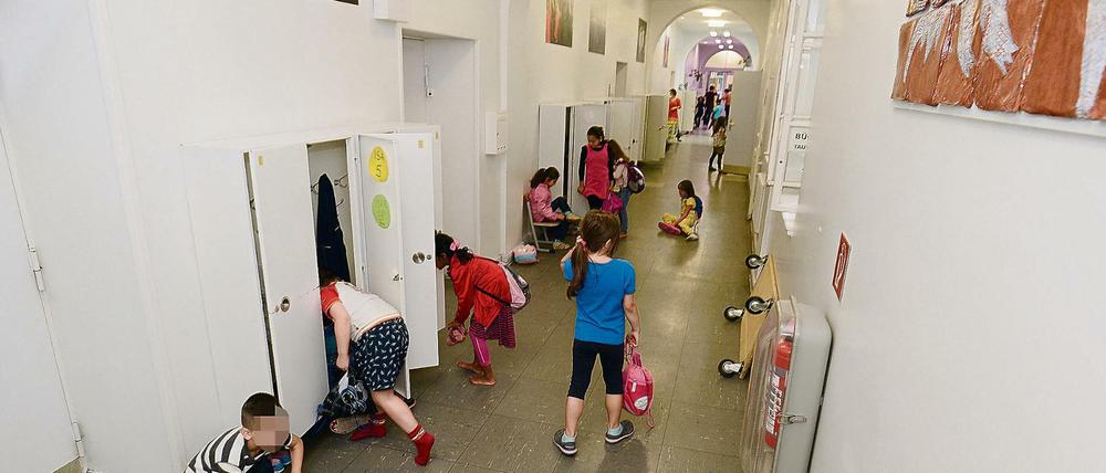 Die Erika-Mann-Schule in Wedding hat ein besonderes pädagogisches Raumkonzept. Doch jetzt muss die Schule mehr Schüler als erwartet aufnehmen und Platz für die schaffen.