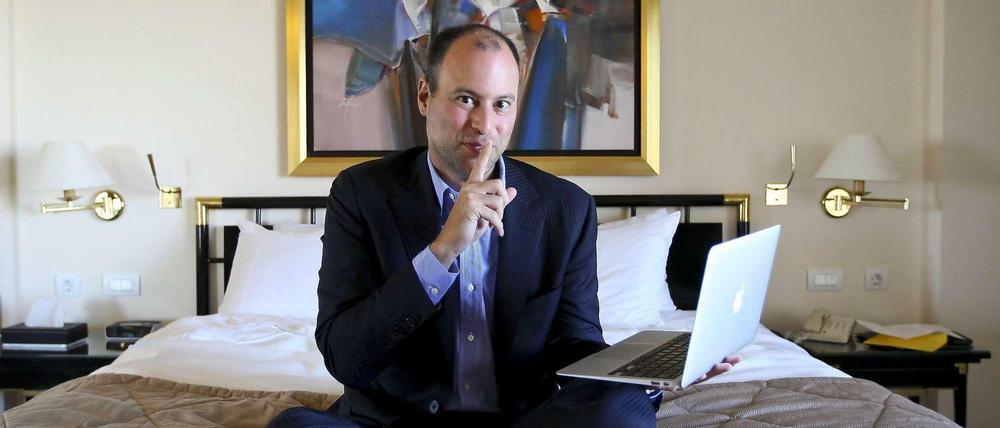 Nein, so diskret, wie "Ashley Madison"-Chef Noel Bidermann auf diesem Bild suggeriert, war das Seitesprung-Portal nicht. Es wurde gehackt.