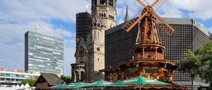 Windmühle auf dem Breitscheidplatz: Vom „Summer in the City“-Fest auf dem Breitscheidplatz hält unser Autor wenig.