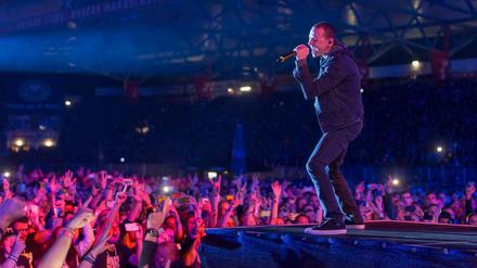 Auf sie mit Gebrüll. Chester Bennington beim Konzert von Linkin Park im Stadion in der Alte Foersterei.
