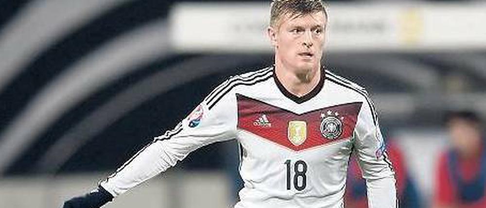 Ruhe in Person. Toni Kroos ist ein unaufgeregter Typ, sowohl auf dem Platz als auch daneben. 