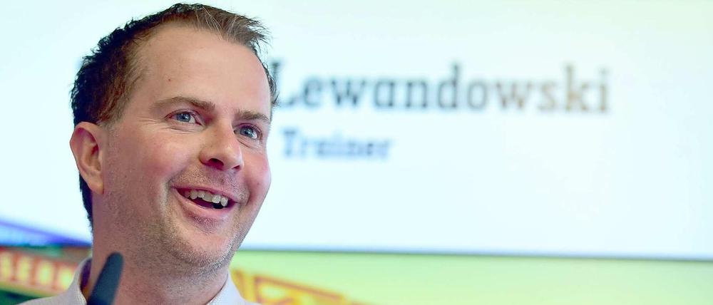 Sascha Lewandowski bei seiner Vorstellung als neuer Trainer des 1. FC Union.