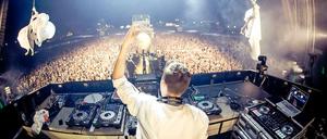 Felix Jaehn gehört zu einer seltenen Spezies: Ein DJ, der tanzt.