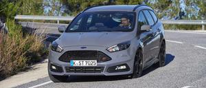 Der neue Ford Focus ST - erstmals auch als Diesel. Die jüngste Generation hat außerdem mehr Assistenzsysteme und ein neu abgestimmtes Fahrwerk.