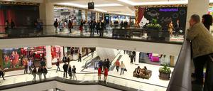 Viele Touristen kommen auch zum Einkaufen nach Berlin - beispielsweise in die Mall of Berlin am Leipziger Platz. 