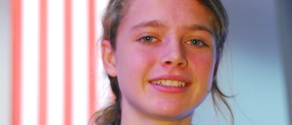 Erst in Peking, dann in London, dann in Berlin: Auch in der US-Wahlnacht war Joanna Bartlett für den Tagesspiegel aktiv. Da gab sie Interviews fürs Frühstücksfernsehen vom ZDF in der Telekom-Repräsentanz in Mitte. Die Paralympics-Zeitungs-Schüler lernen auch, repräsentative Termine wahrzunehmen.