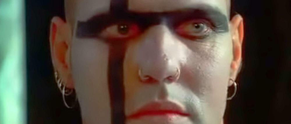Ein Ausschnitt aus dem Video zu dem Lied "Schrei nach Liebe" von der Band "Die Ärzte". Der Song von 1993 richtet sich gegen Fremdenfeindlichkeit. Eine Aktion will ihn nun zurück in die Charts bringen.