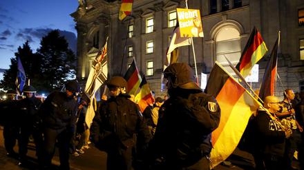 Polizei begleitete am Montagabend den Marsch der "Bärgida"-Anhänger.