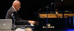 Hans-Joachim Roedelius im Haus der Kulturen der Welt.