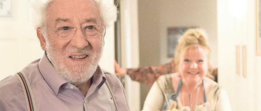 Zweisamkeit. Köchin Zofia (Franziska Troegner) weckt bei Edek Rotwachs (Dieter Hallervorden) nicht nur kulinarisch die Lebensgeister. 