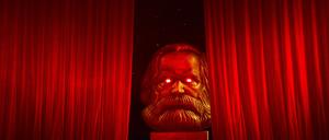 Der Vorhang zu und alle Fragen offen. Die digitale Welt bräuchte einen wie Karl Marx, der die Zusammenhänge erklären könnte.