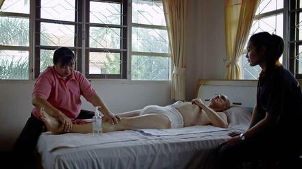 Schweizer Rentner in einem thailändischen Altenheim in "I Want to See the Manager".