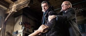 "Tatort"-Kommissar Reto Flückiger (Stefan Gubser) verliert die Fassung. Sein Chef (Jean-Pierre Cornu, rechts) kann ihn kaum stoppen.