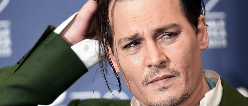Leicht verpeilt. Johnny Depp beim Fototermin zum Film "Black Mass" bei den Filmfestspielen in Venedig.