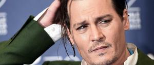 Leicht verpeilt. Johnny Depp beim Fototermin zum Film "Black Mass" bei den Filmfestspielen in Venedig.