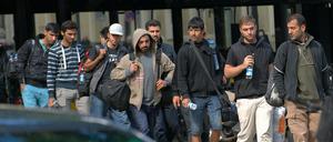 Auf der Suche nach einer Unterkunft: Jeden Tag kommen neue Flüchtlinge in Berlin an.
