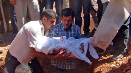 Der ertrunkene Flüchtlingsjunge Ailan ist am Freitag in Kobane nach islamischen Ritus beerdigt worden.