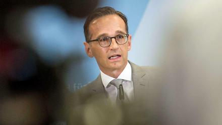 Minister Maas kritisierte die Ermittlungen, sein Haus half dennoch.