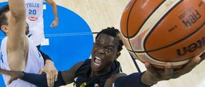 Dennis Schröder haderte noch lange mit der Niederlage gegen Italien.