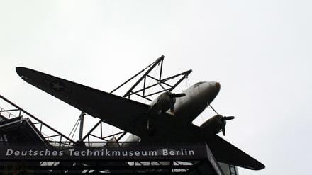 Deutsches Technikmuseum mit Rosinenbomber in der Möckernstraße in Berlin Kreuzberg 
