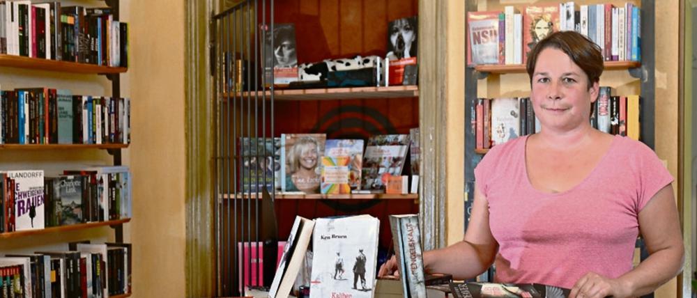 Die Krimibuchhandlung "Totsicher" in Berlin Lichtenberg. Auf dem Foto die Inhaberin Grit Burkhardt.