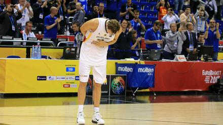 Alleinunterhalter. Dirk Nowitzki wurde nach seinem vielleicht letzten Länderspiel von den Berliner Zuschauern unter großem Jubel verabschiedet.