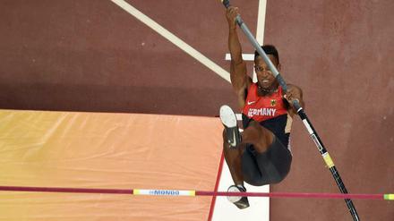 In Peking sprang Raphael Holzdeppe zu WM-Silber.