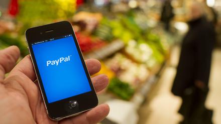 Der Zukunftsmarkt der Smartphone-Bezahldienste ist hart umkämpft. Fast alle große Internetkonzerne versuchen ein Stück des Kuchens zu bekommen. 