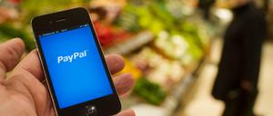 Der Zukunftsmarkt der Smartphone-Bezahldienste ist hart umkämpft. Fast alle große Internetkonzerne versuchen ein Stück des Kuchens zu bekommen. 