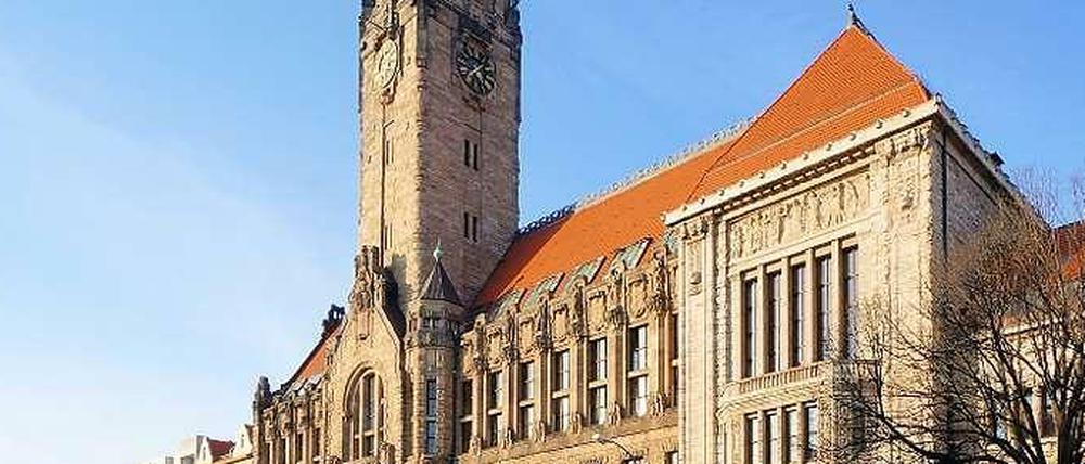 Hoch hinaus: Das 1899 bis 1905 erbaute Rathaus Charlottenburg mit seinem 88 Meter hohen Turm.
