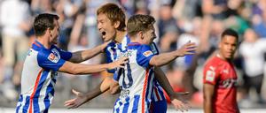 Erstes Saisontor: Der Japaner Genki Haraguchi bejubelt seinen Treffer zur 1:0-Führung.